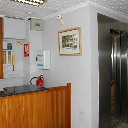 Guest house Hostal Mengual Gandia